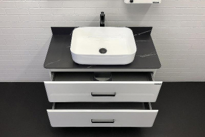 Тумба с раковиной Comforty Амстердам 95 00-00014001 подвесная Белая глянцевая Калакатта Блэк
