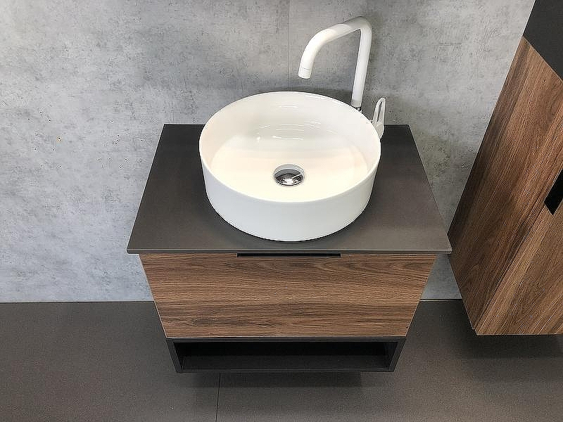 Тумба с раковиной Comforty Штутгарт 60 00-00001698 подвесная Дуб темно-коричневый Черная столешница, купить, цена, заказать, магазин, доставка, скидка, промокод, купить, цена, заказать, магазин, доставка, скидка, промокод