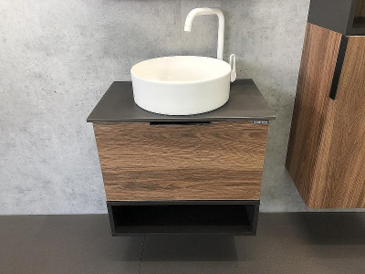 Тумба с раковиной Comforty Штутгарт 60 00-00001698 подвесная Дуб темно-коричневый Черная столешница