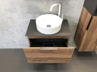 Тумба с раковиной Comforty Штутгарт 60 00-00001698 подвесная Дуб темно-коричневый Черная столешница