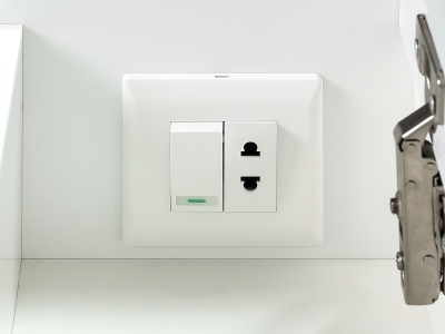 Зеркало со шкафом Misty Урал 50 R Э-Ура-04050-021П с подсветкой Белое